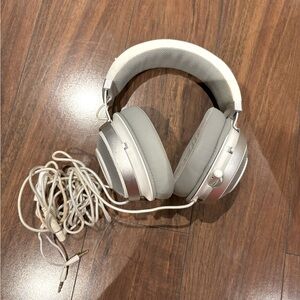 Razed Kraken White Gaming Headset